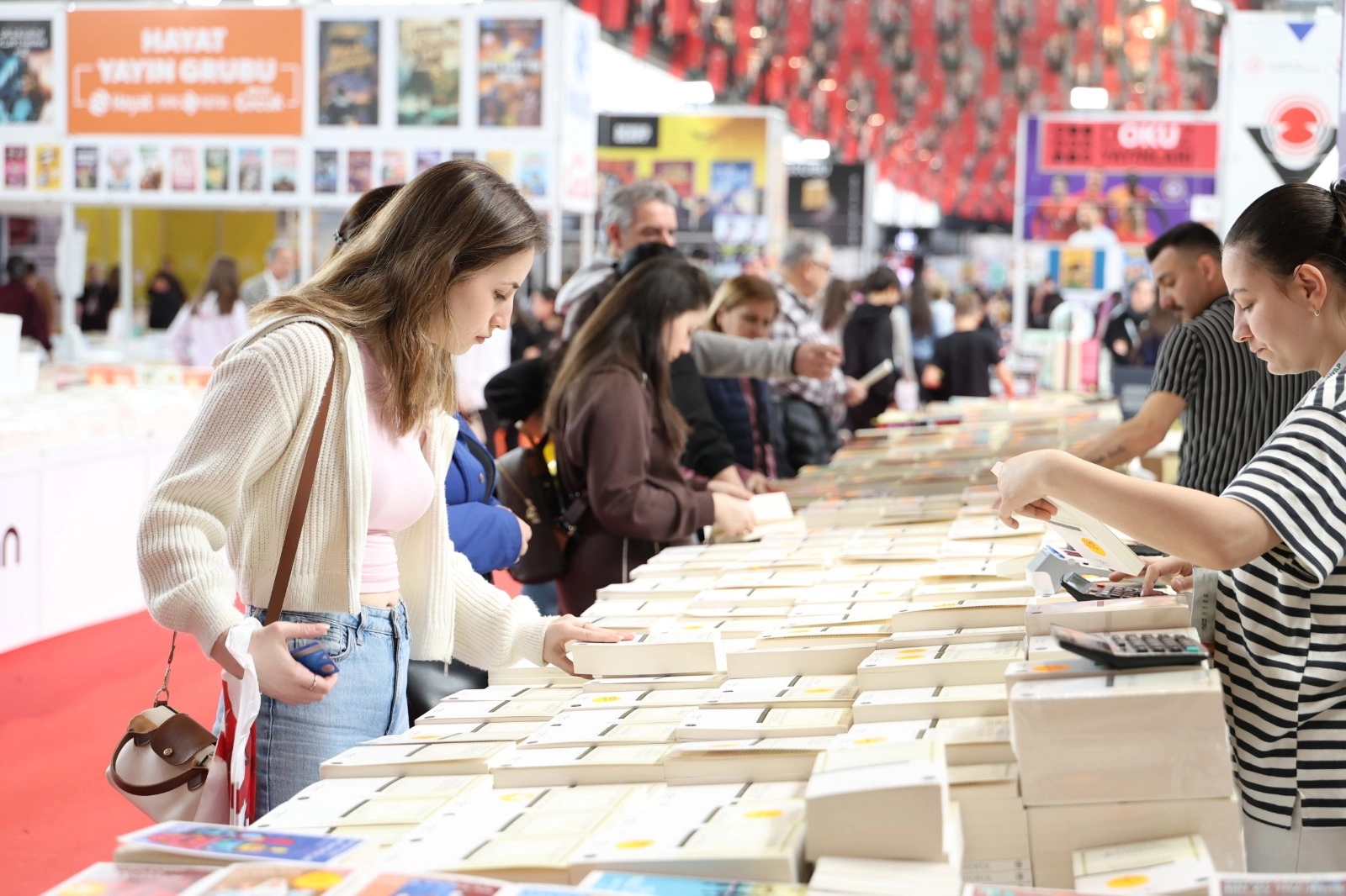 Bursa Osmangazi, sevilen yazarları okurlarla buluşturuyor
