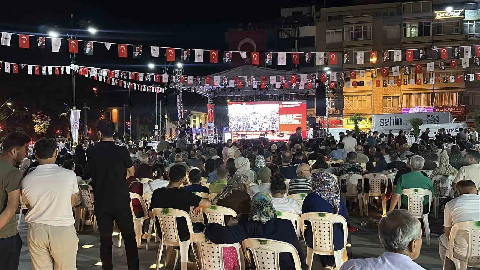 15 Temmuz’da şehit olan polis Niyazi Altay’ın oğlu: "Benim için o gece bir evladın ömrünü ikiye ayıran gecedir"