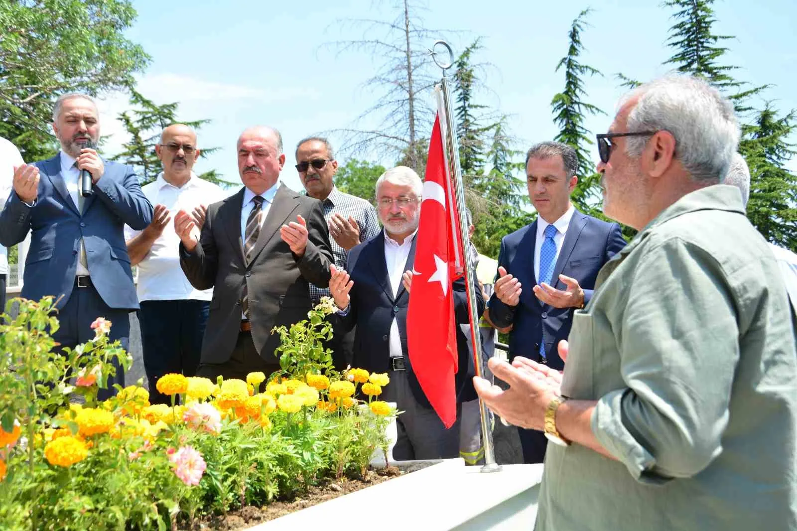 15 Temmuz şehidi Ali Karslı kabri başında dualarla anıldı