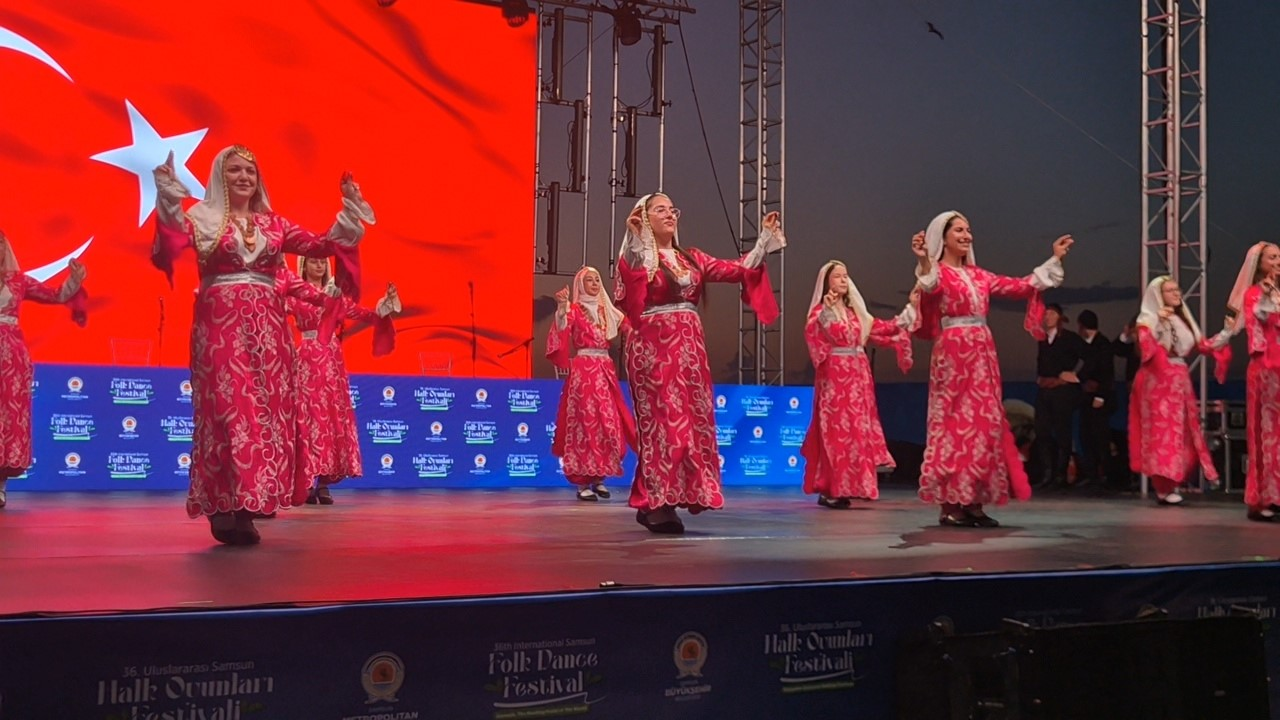 36. Uluslararası Samsun Halk Oyunları Festivali final gösterisiyle sona erdi
