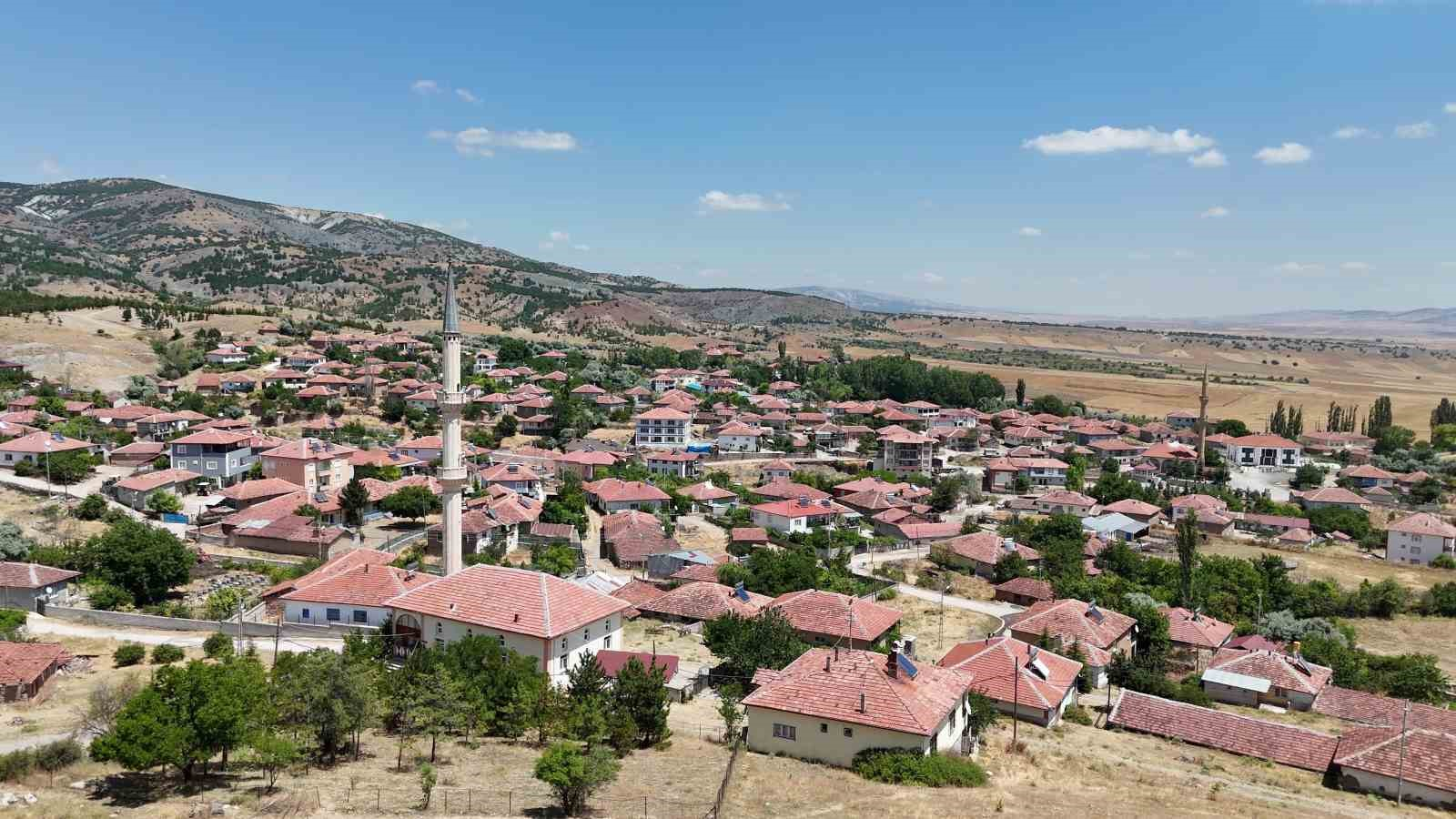 Meyvecilik projesi köyün refah seviyesini değiştirdi: Göç durdu, işsizlik bitti