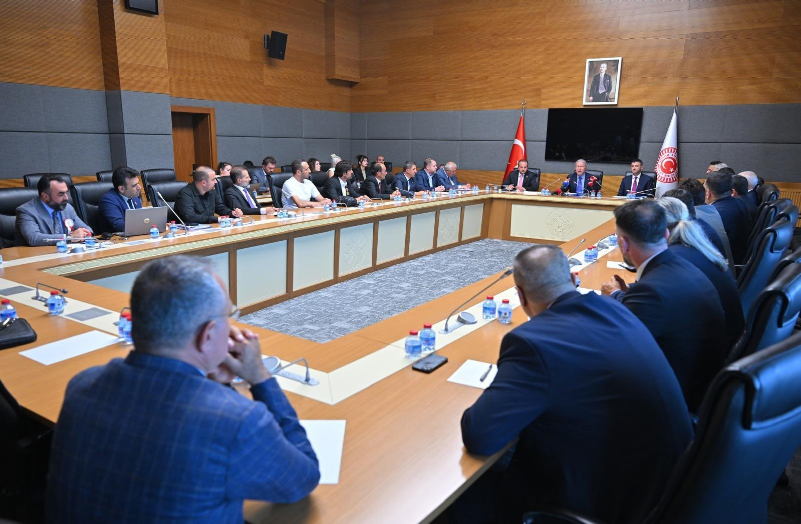 TBMM Milli Savunma Komisyonu Başkanı Akar: "Şehit aileleri ve gazilere yönelik kanun teklifi kısa sürede TBMM’ye sunulacak"