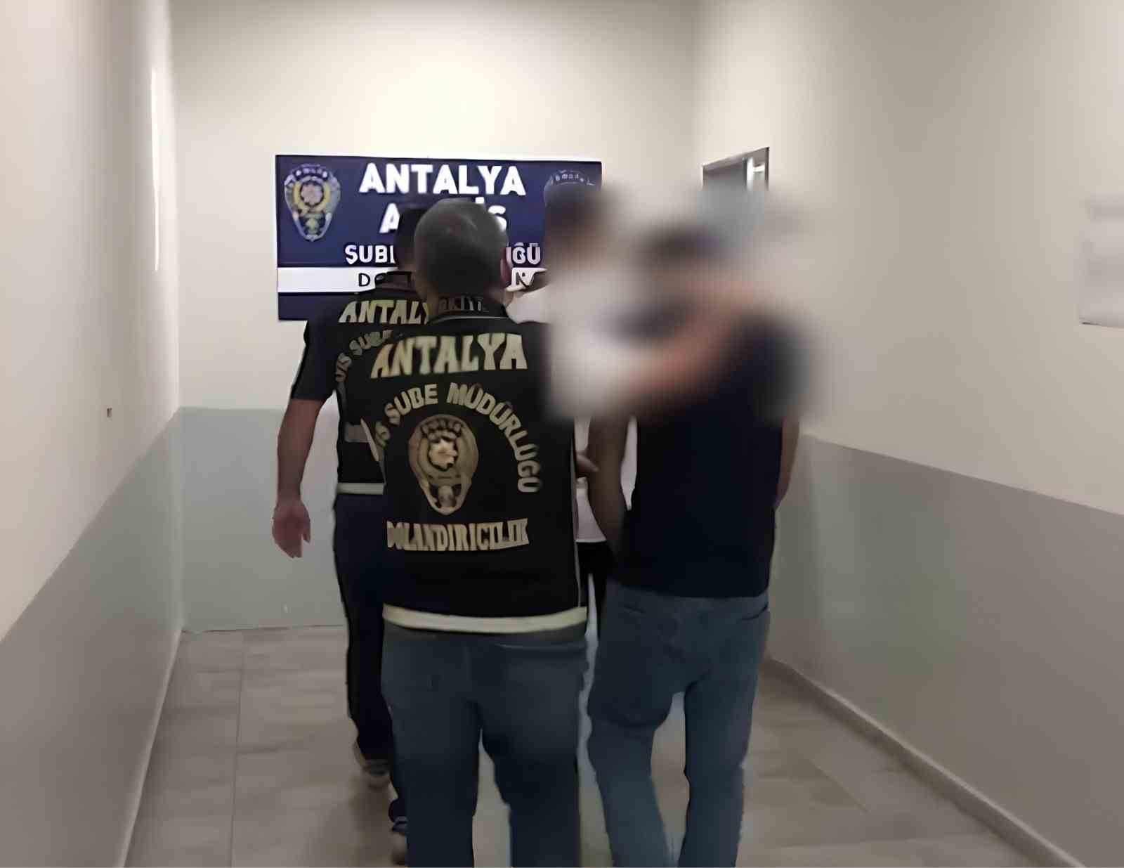 Antalya’da 2 buçuk milyon liralık nitelikli dolandırıcılık operasyonu: 4 gözaltı