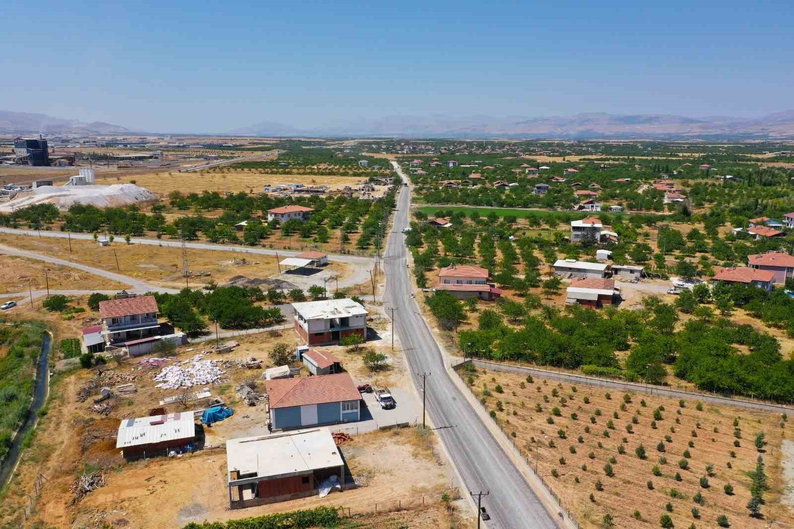 İki önemli yol aksında çalışmalar eş zamanlı sürüyor