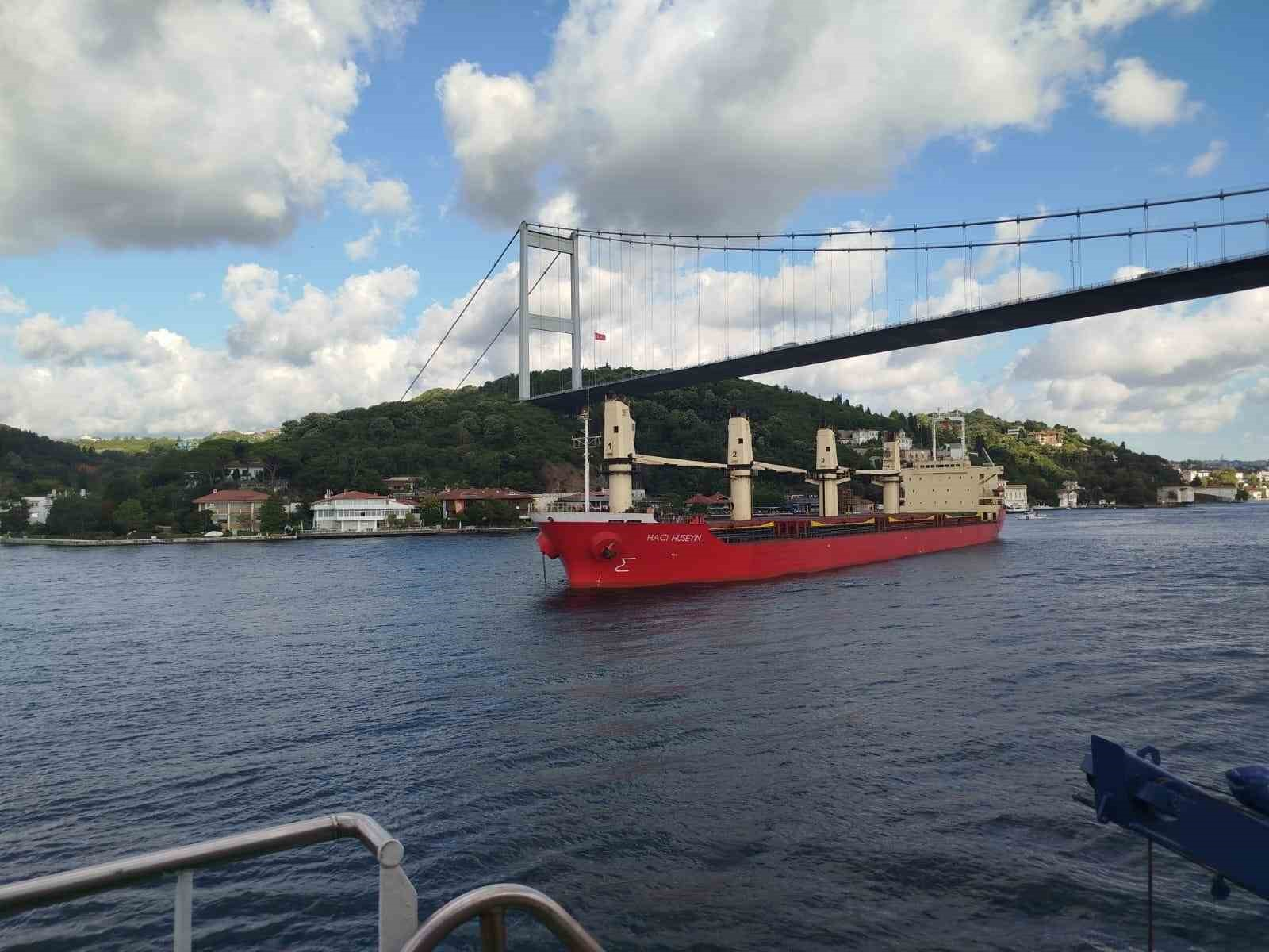İstanbul Boğazı’nda gemi arızası nedeniyle trafik çift yönlü geçici olarak askıya alındı