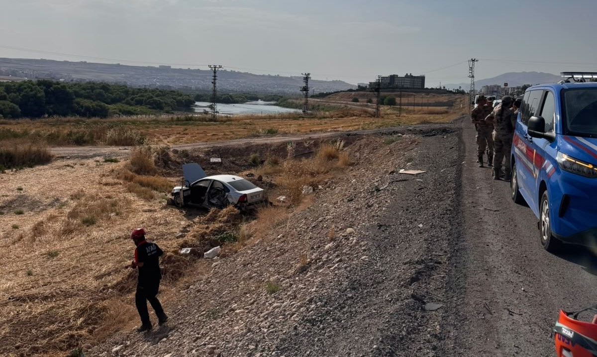 Cizre’de iki otomobil çarpıştı: 2 yaralı