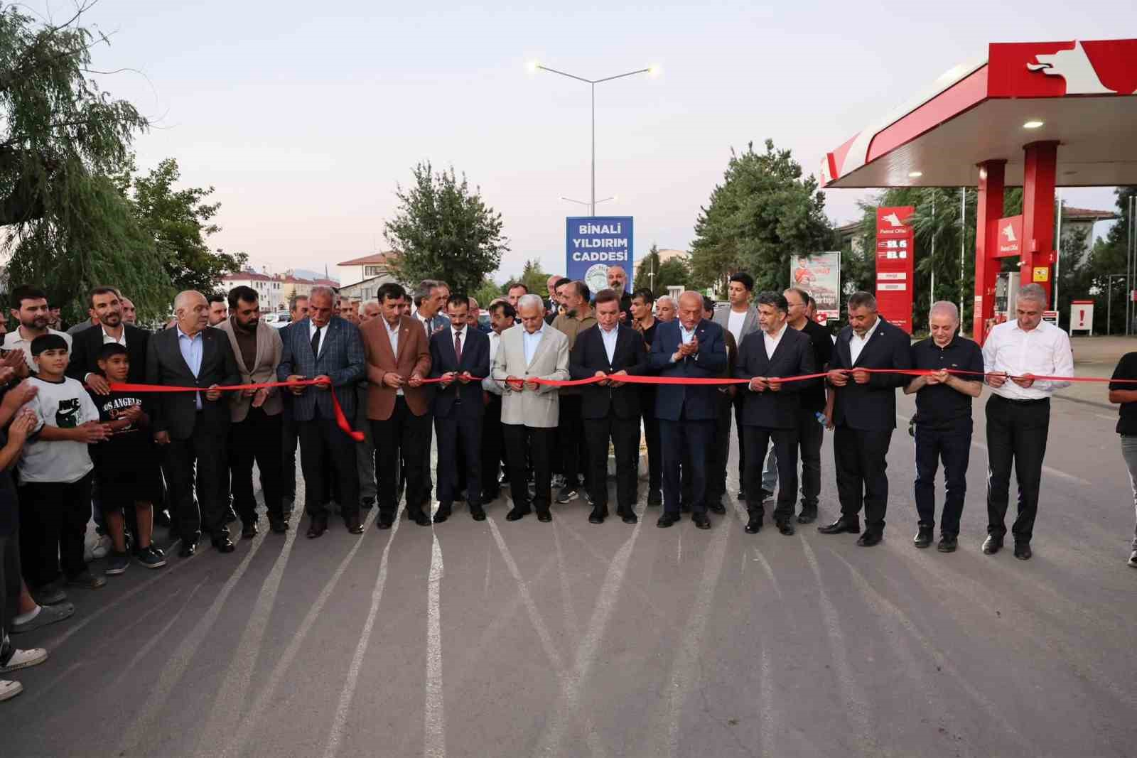 Çayırlı’da Binali Yıldırım Caddesi hizmete açıldı