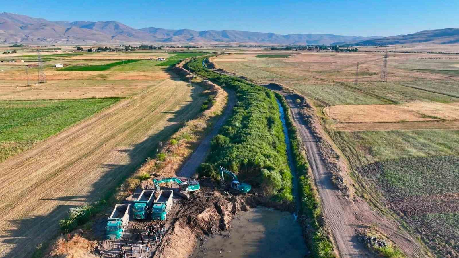 Erzincan’da 30 bin hektarlık arazi toplulaştırma projesi sürüyor