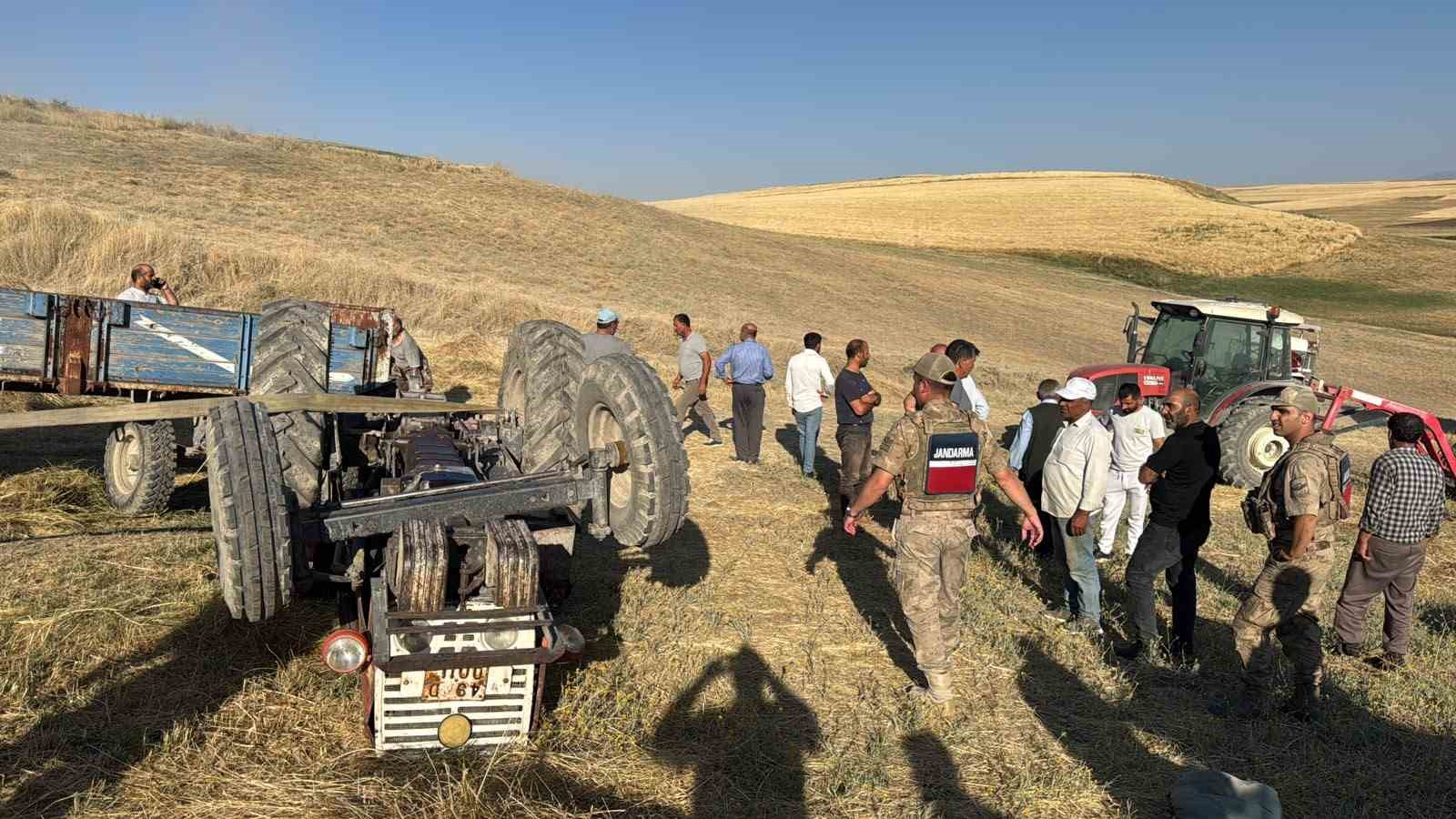 Malazgirt’te takla atan traktörün sürücüsü hayatını kaybetti