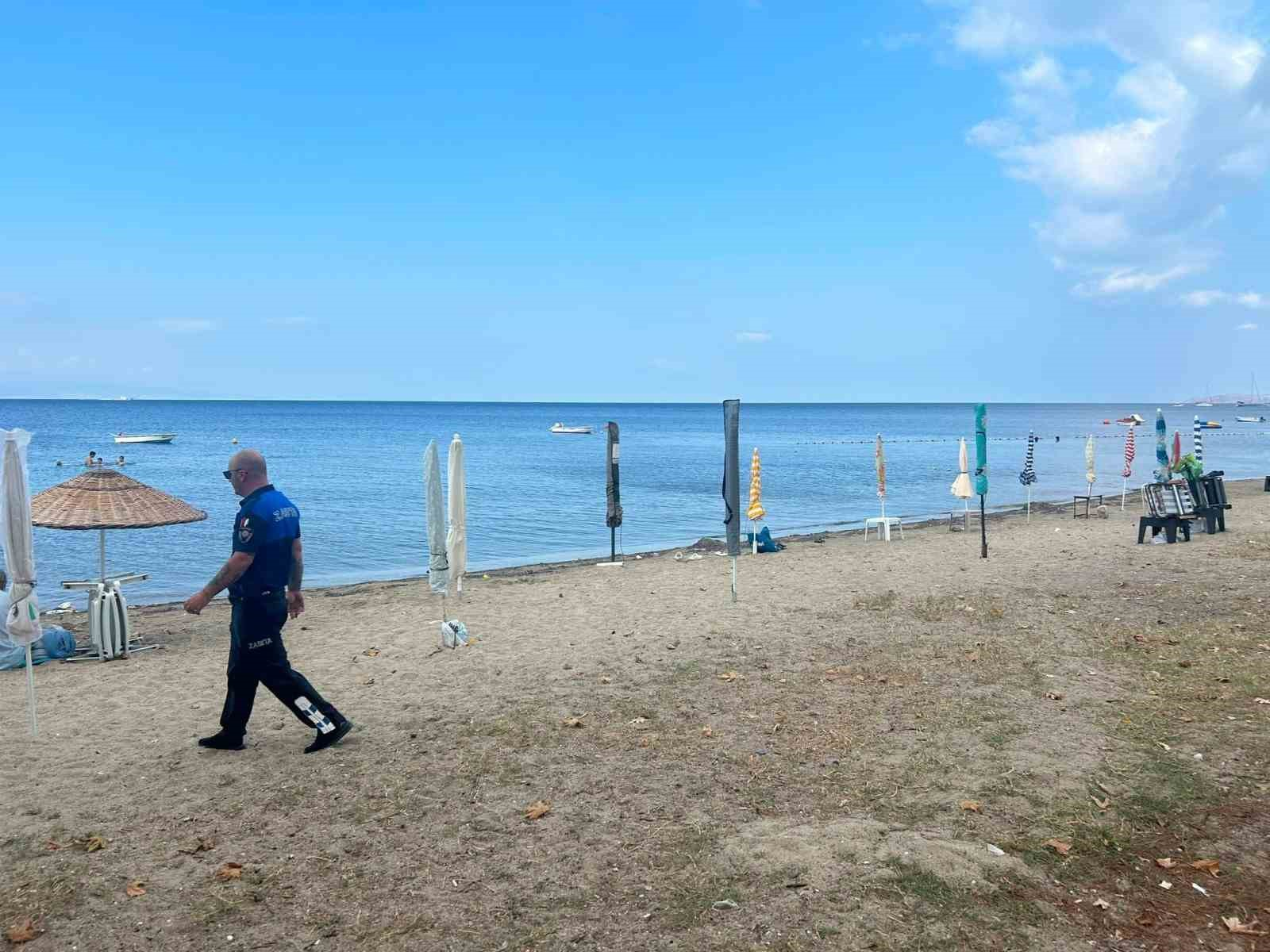 Kumsalın zincirleri kesildi, sahillerdeki malzemeler kaldırıldı