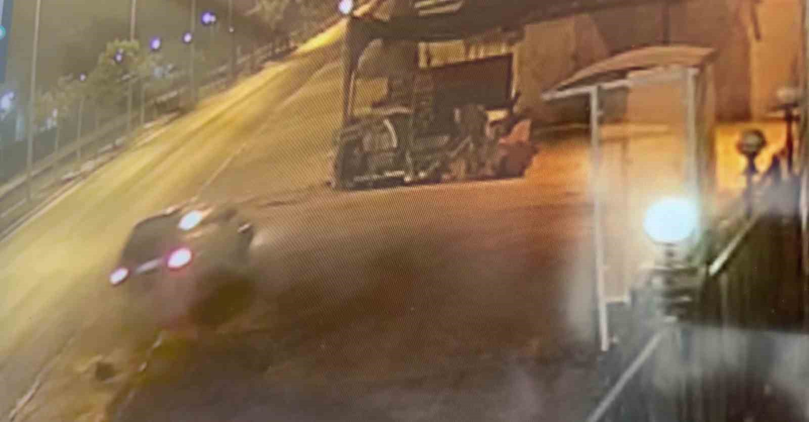 Antalya’da ilginç kaza: dükkana uçtu, önce gitti sonra helalleşmek için geri döndü