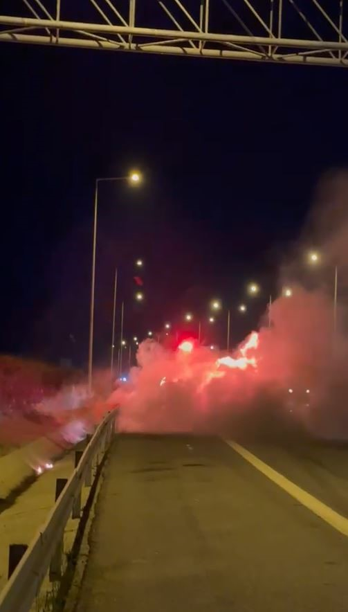 Kuzey Marmara Otoyolu’nda seyir halindeki otomobil alev alev yandı