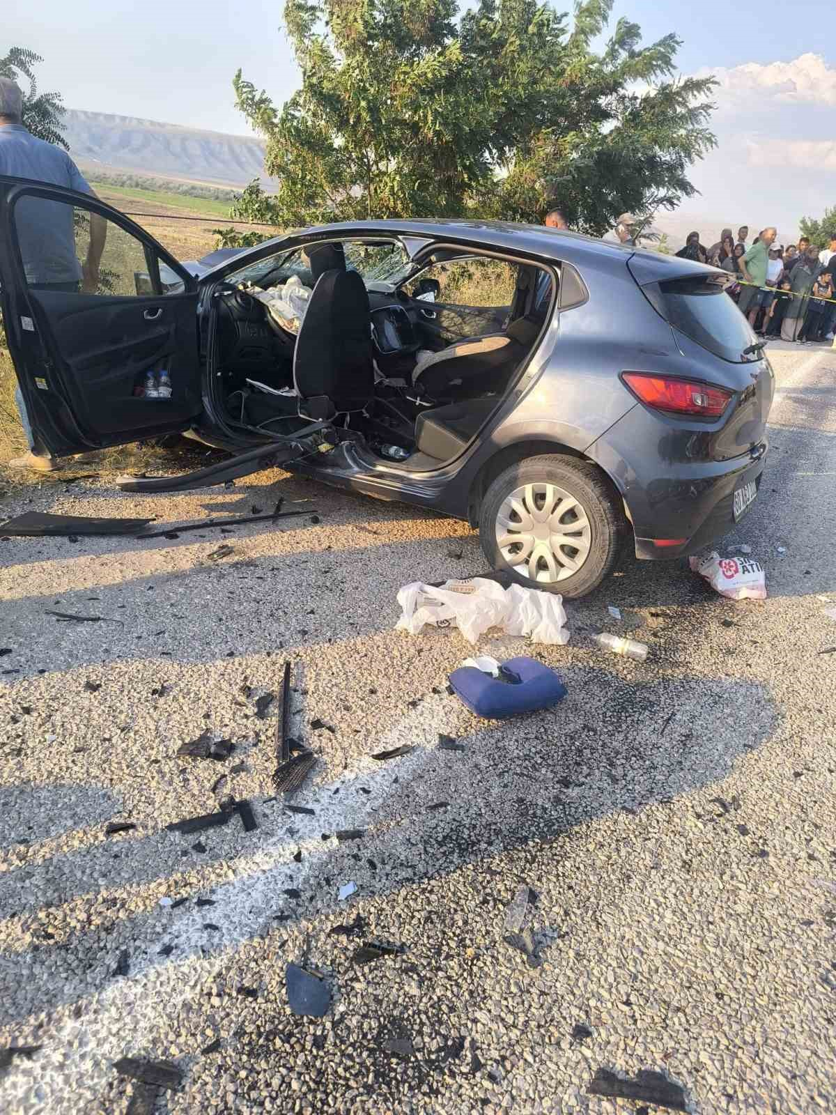 Çankırı’da iki otomobil çarpıştı: 1 ölü, 6 yaralı