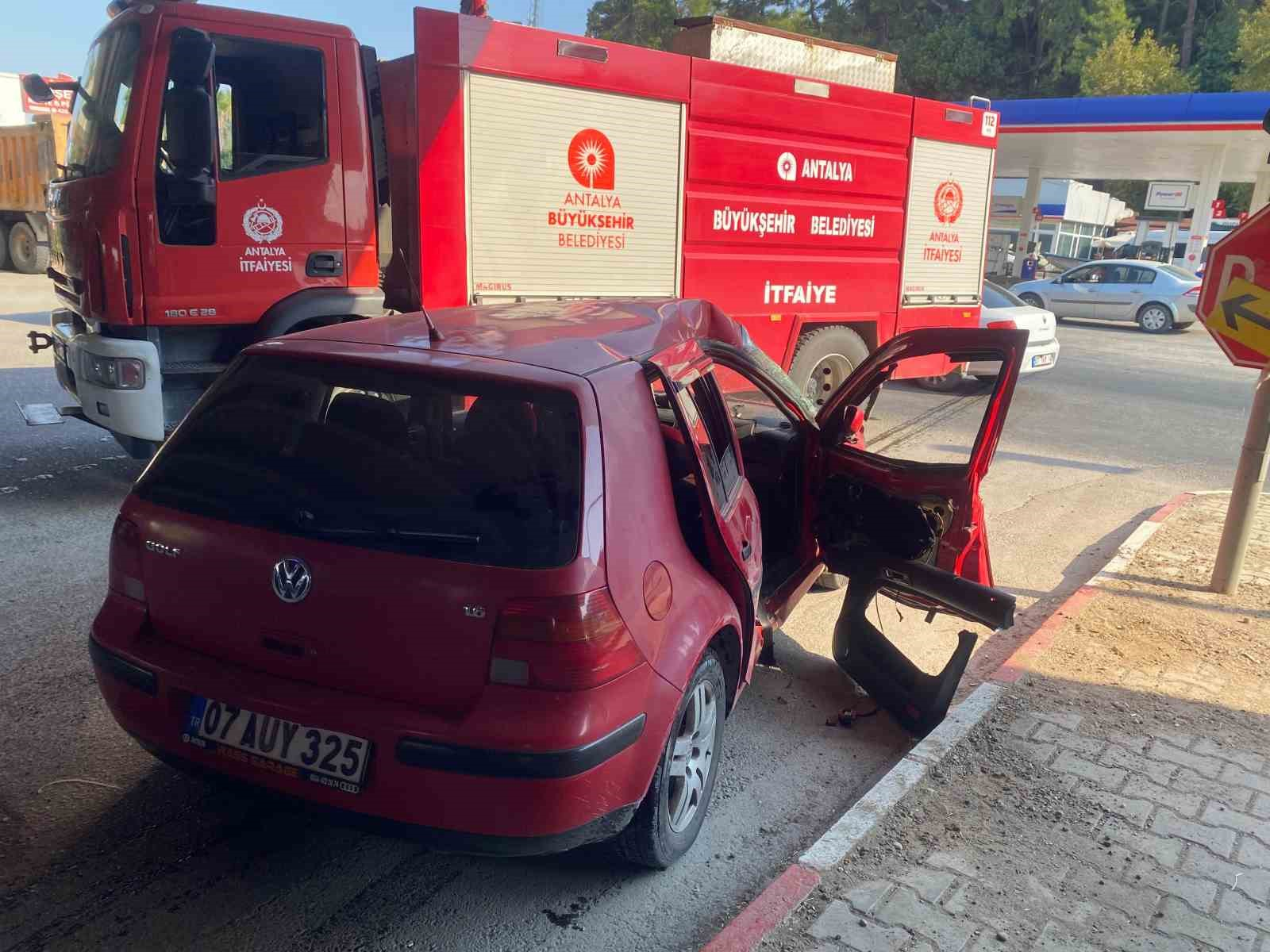 Aksu’da otomobil ile tır çarpıştı
