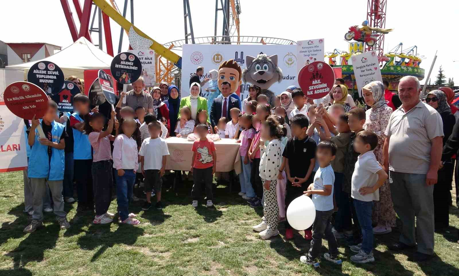Koruyucu aileler ve çocuklar festivalde buluştu