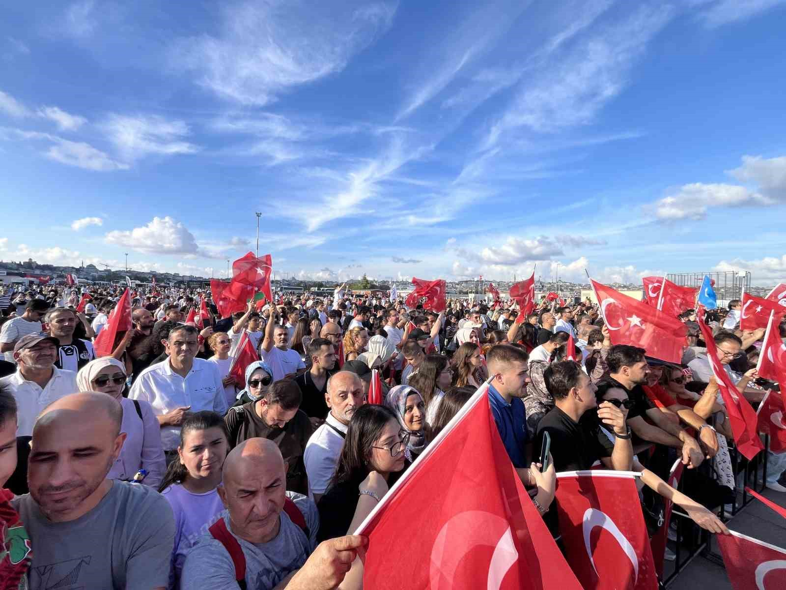 SOLOTÜRK’ten Zafer Bayramı için İstanbul’da nefes kesen gösteri
