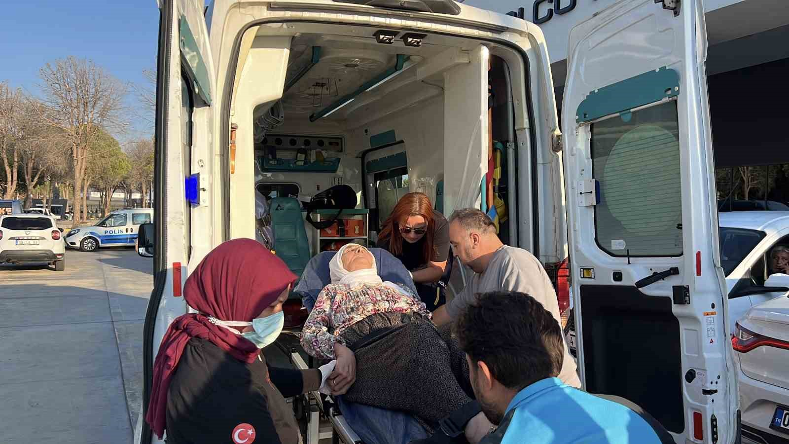 Kazazede yakını, Taşucu Limanı’nda fenalaşarak hastaneye kaldırıldı
