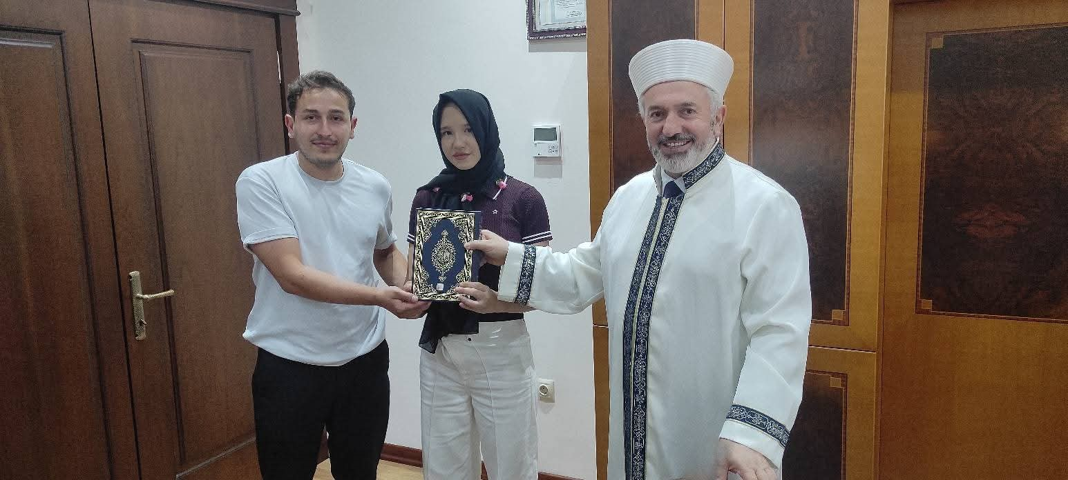 Ukraynalı Anhelina Müslüman oldu, "Ayla" ismini aldı