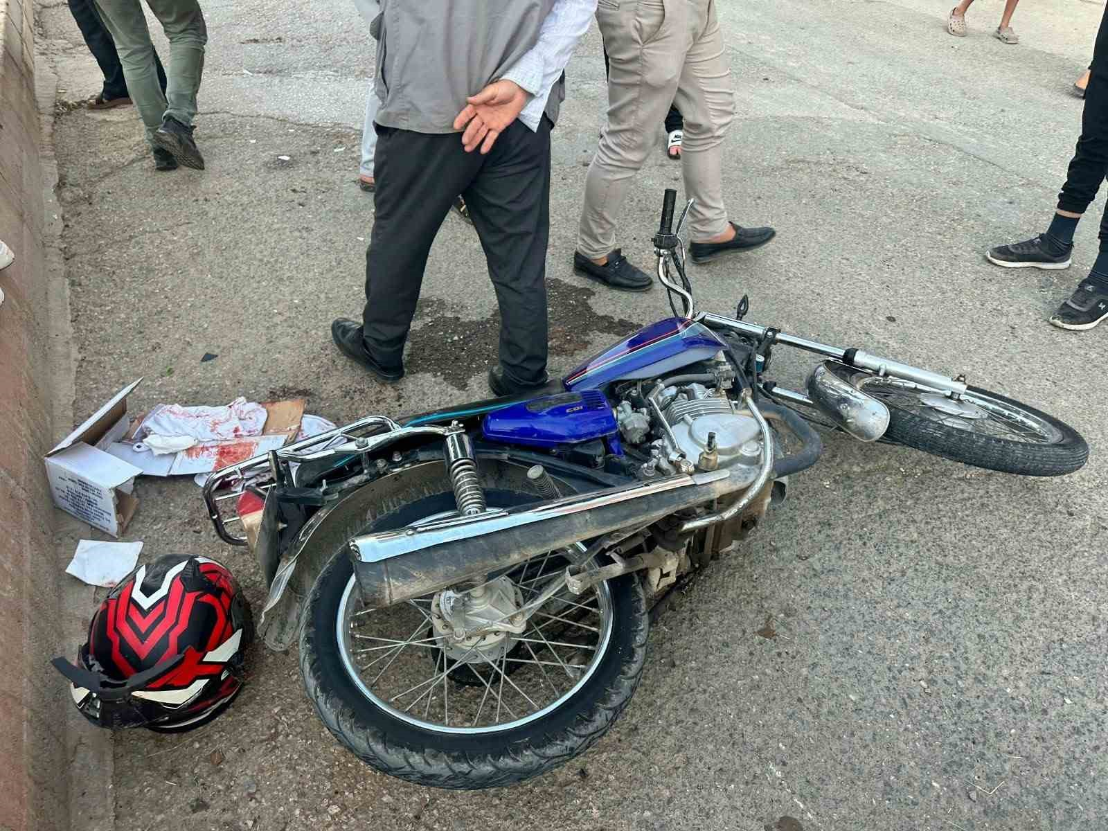 İki motosiklet çarpıştı: 2 yaralı
