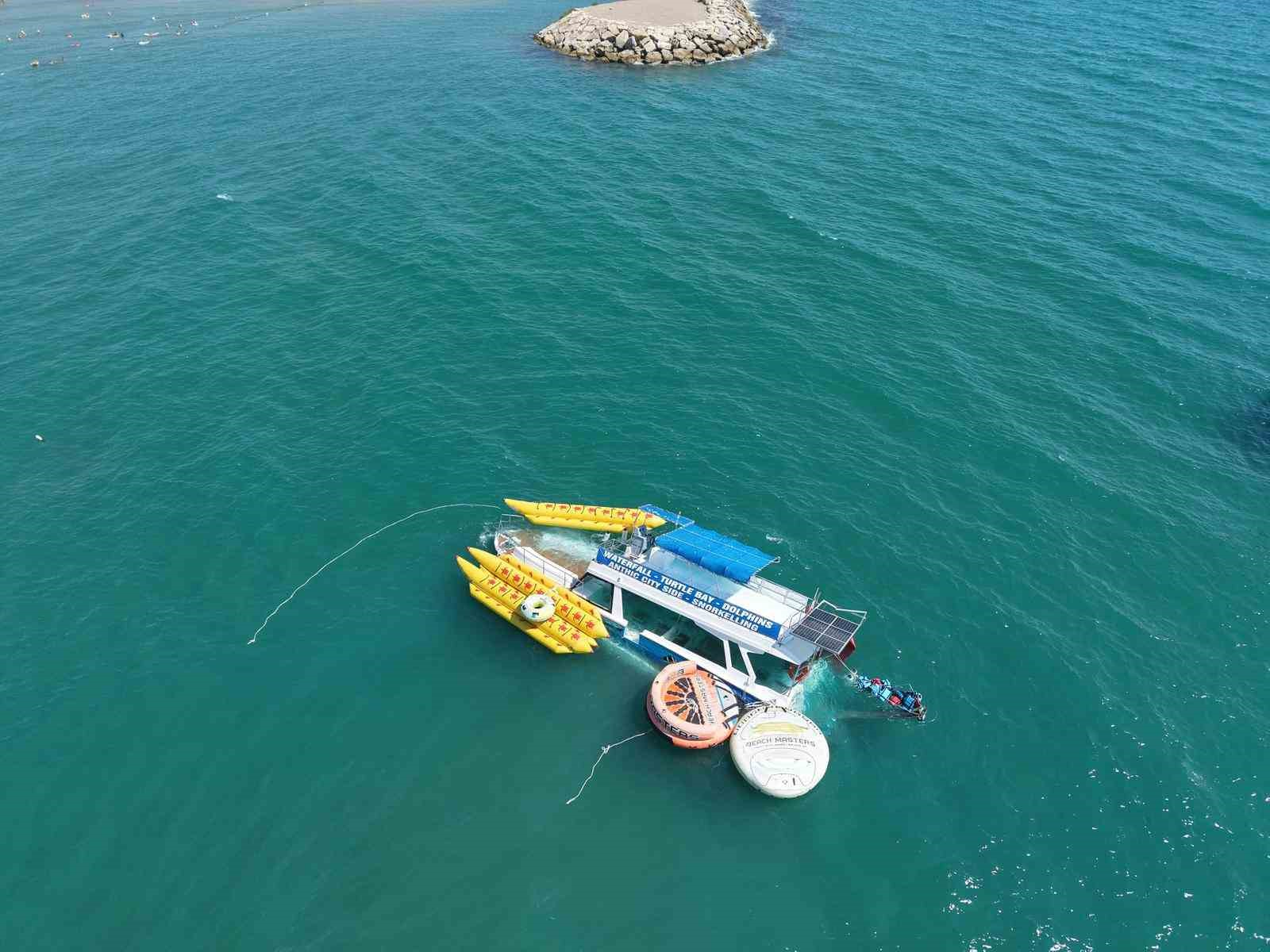 Antalya’da günübirlik turist taşımacılığı yapan boş tekne batma tehlikesi geçirdi