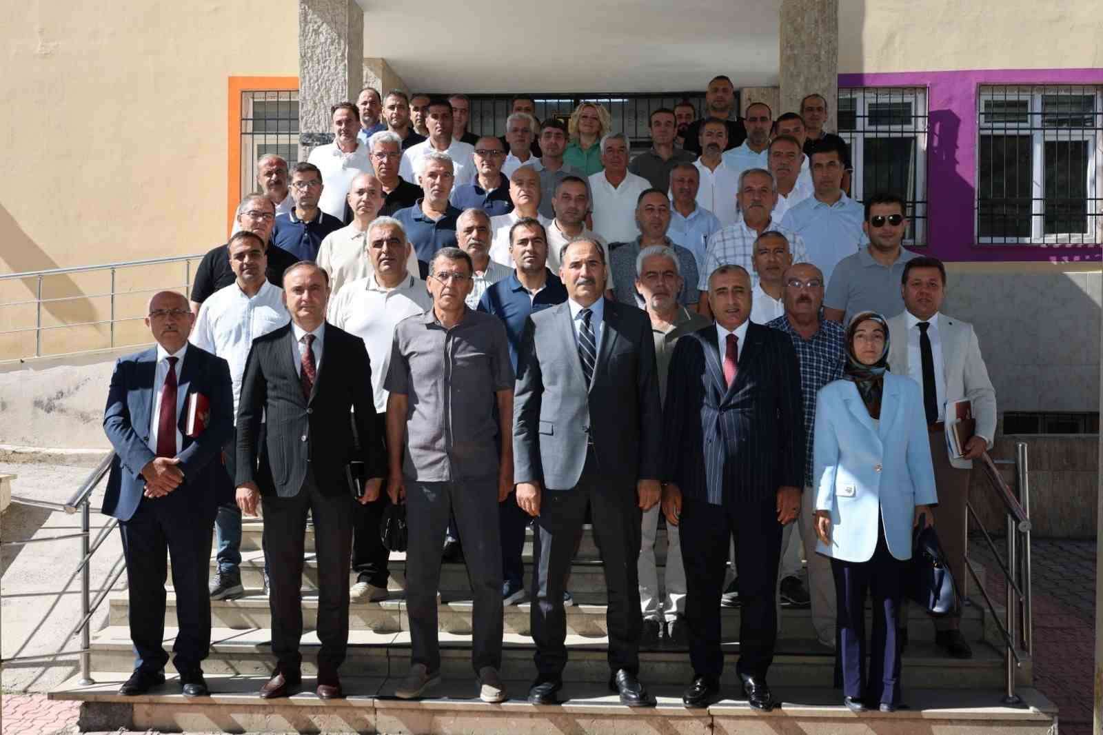 Milli Eğitim Müdürü Gün, ortaokul müdürleriyle bir araya geldi