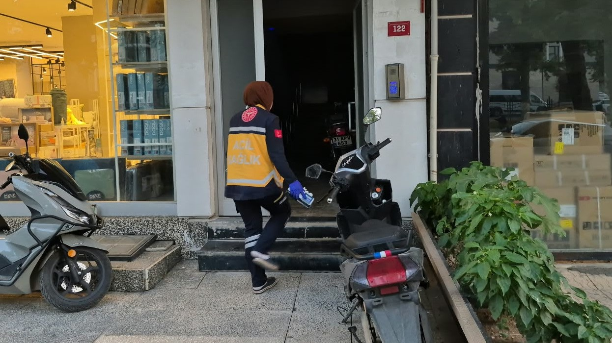 53 yaşındaki adam yalnız yaşadığı evinde ölü bulundu