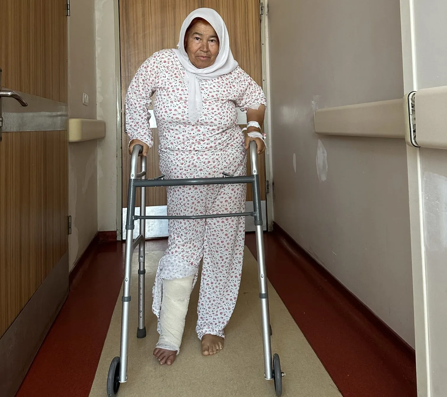 55 yıl sonra rahat yürümeye başladı