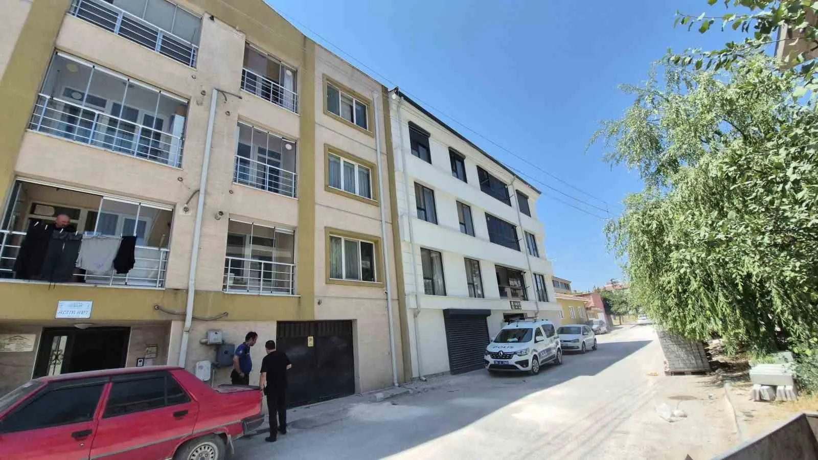 9 metre yükseklikten düşen 3 yaşındaki çocuk ağır yaralandı