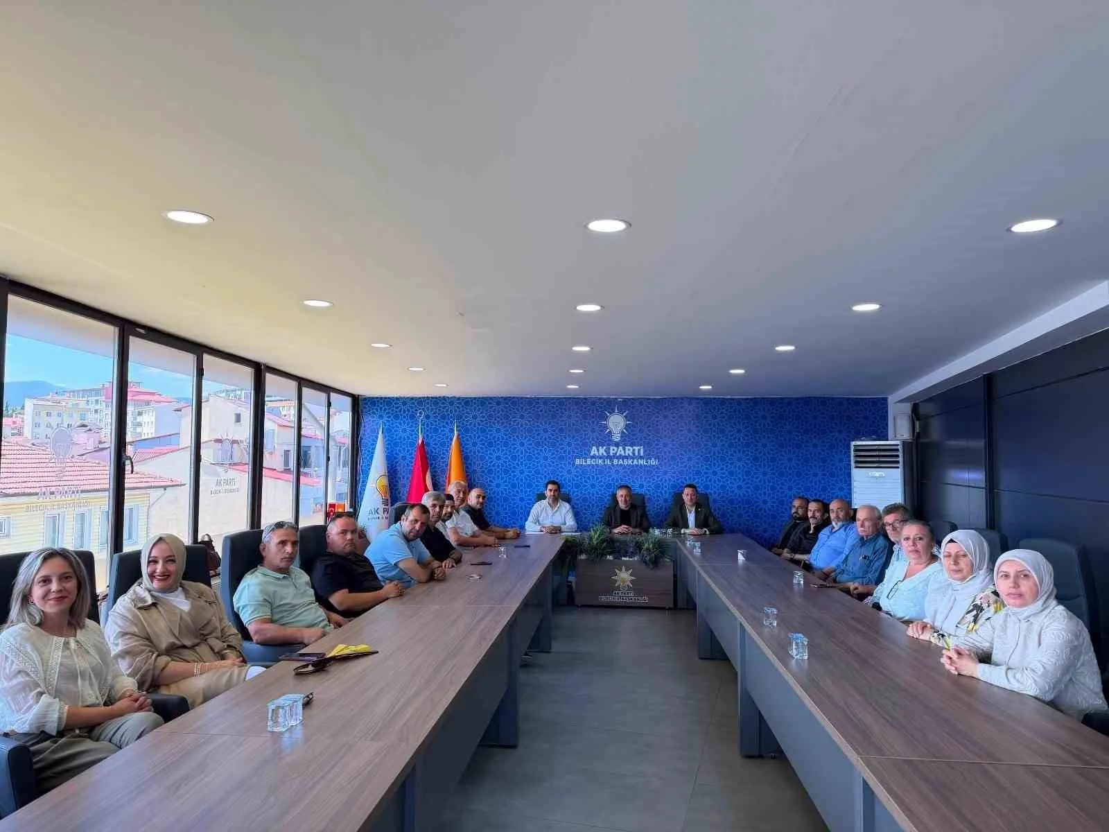 AK Parti sivil toplum kuruluşlarıyla bir araya geldi