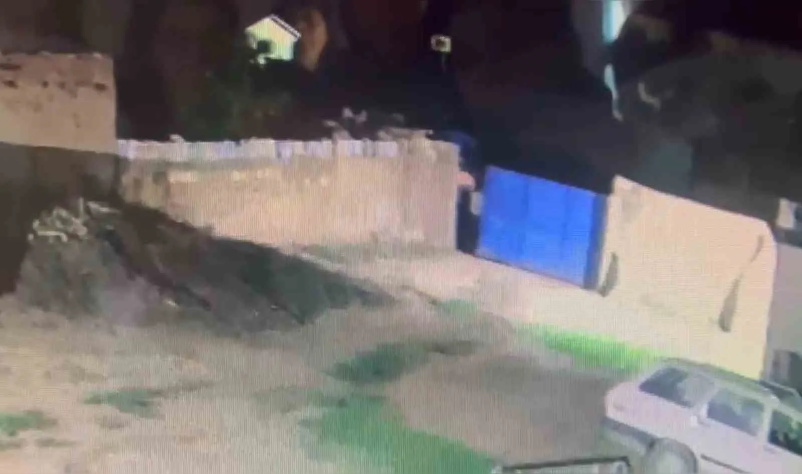 AK Partili meclis üyesinin evine düzenlenen silahlı saldırı kamerada