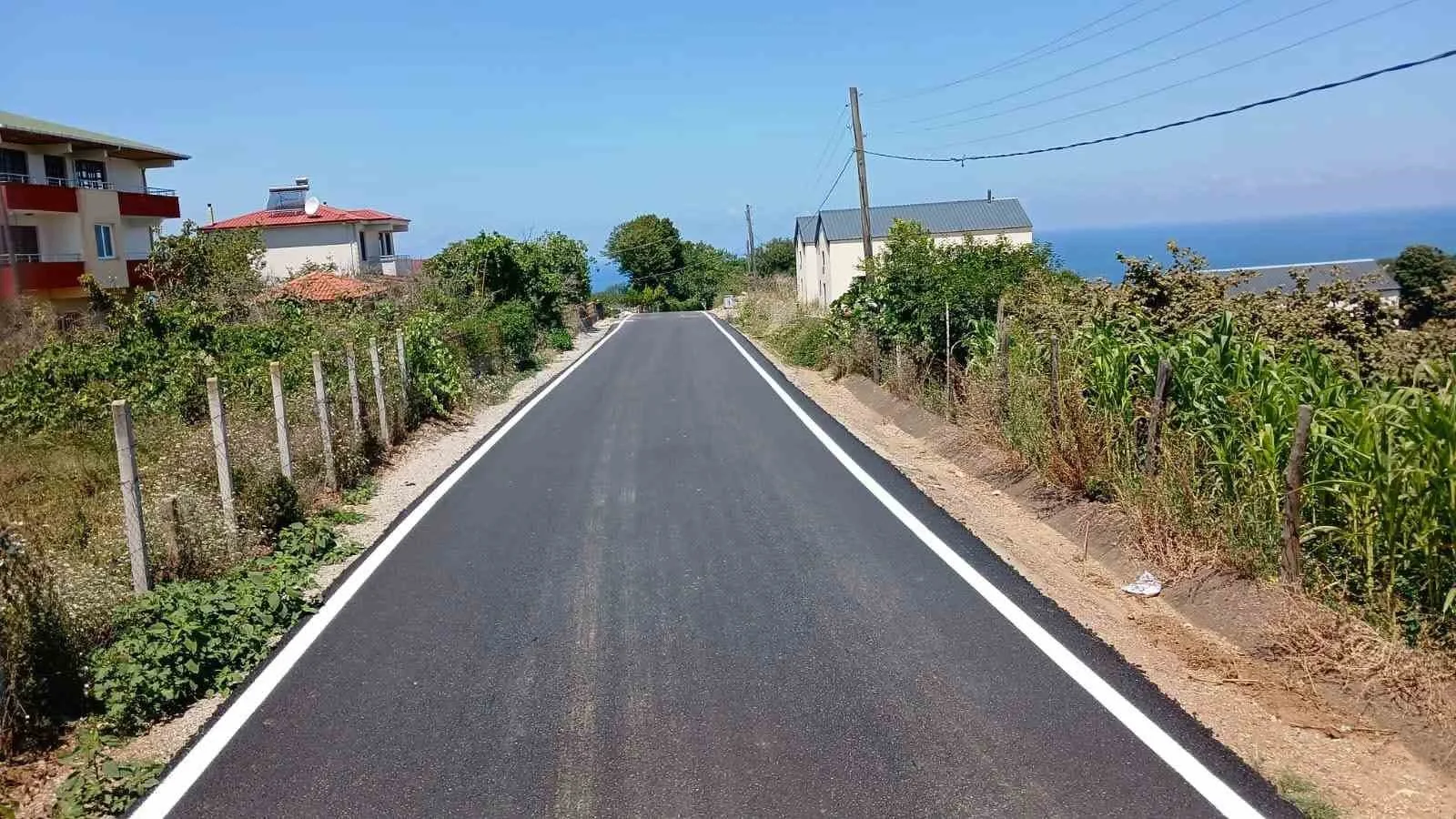 Akçakoca’da 7,5 kilometrelik grup yolunda çizgi çalışması tamamlandı
