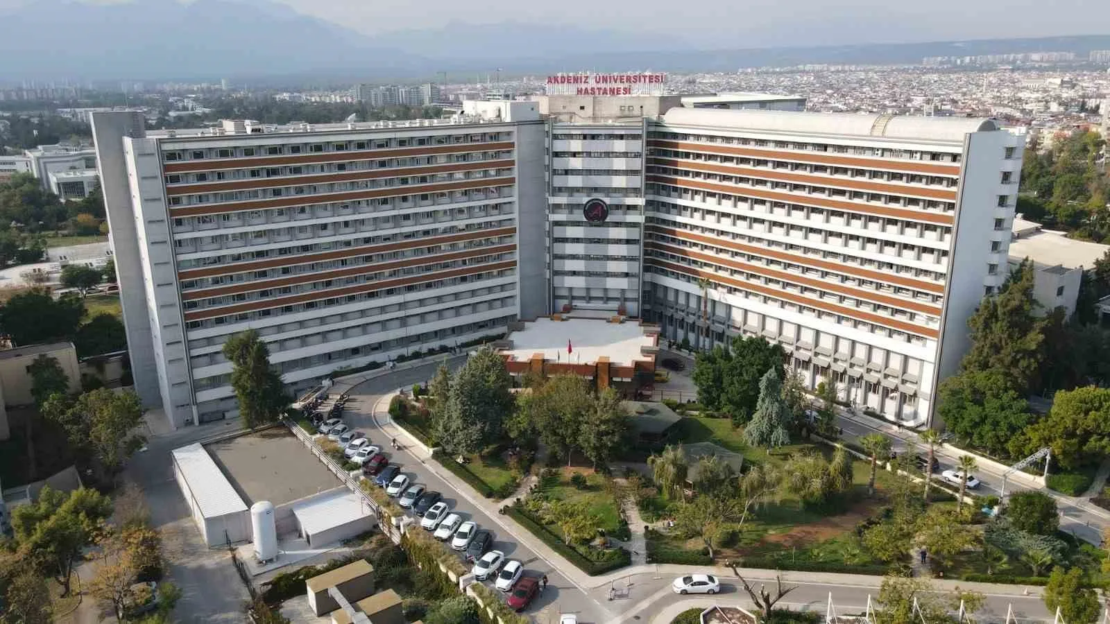 Akdeniz Üniversitesi’nde 3’üncü rahim nakli operasyonu başladı