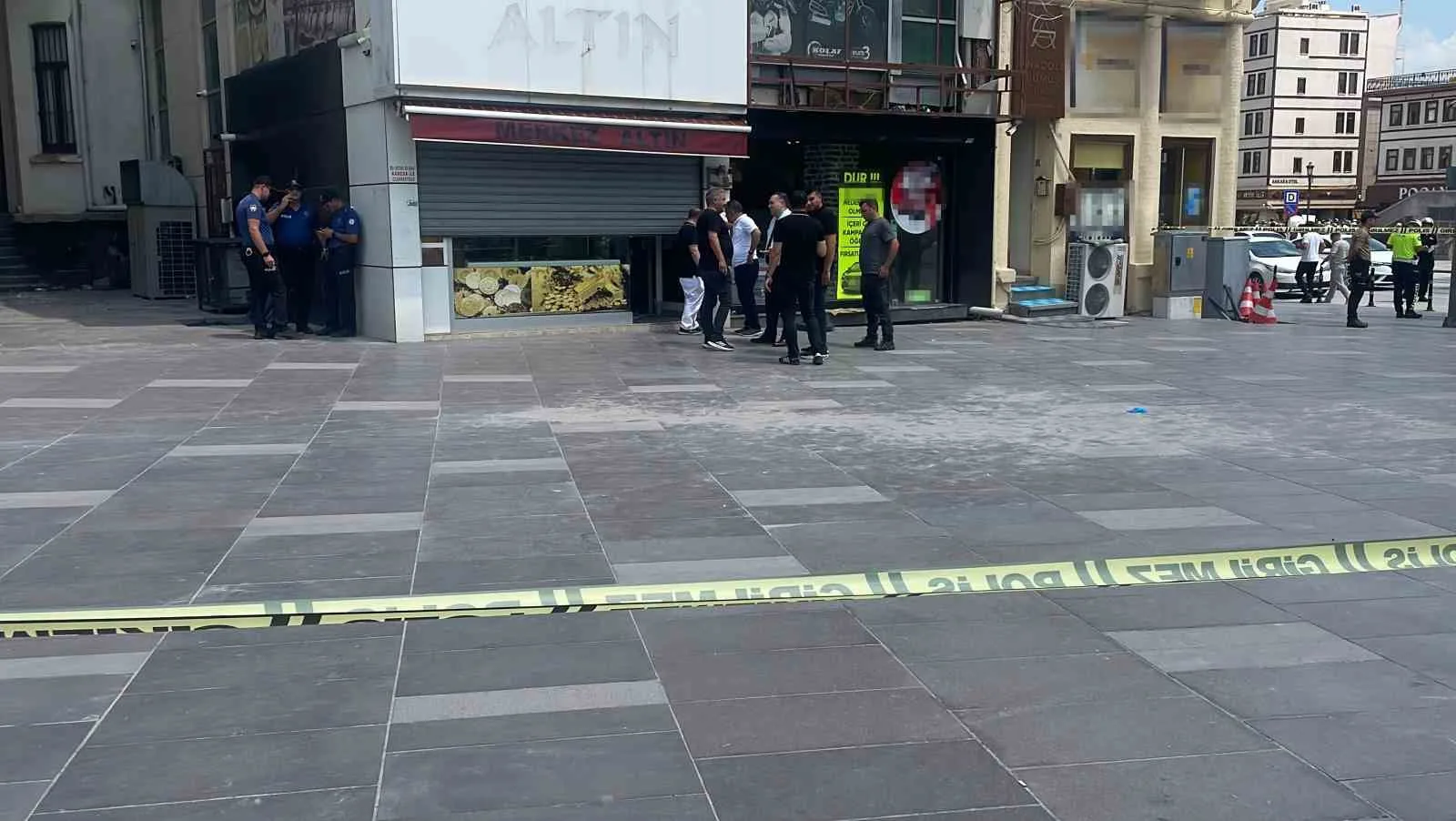 Alacak verecek meselesinde vurulan kuyumcu ağır yaralandı