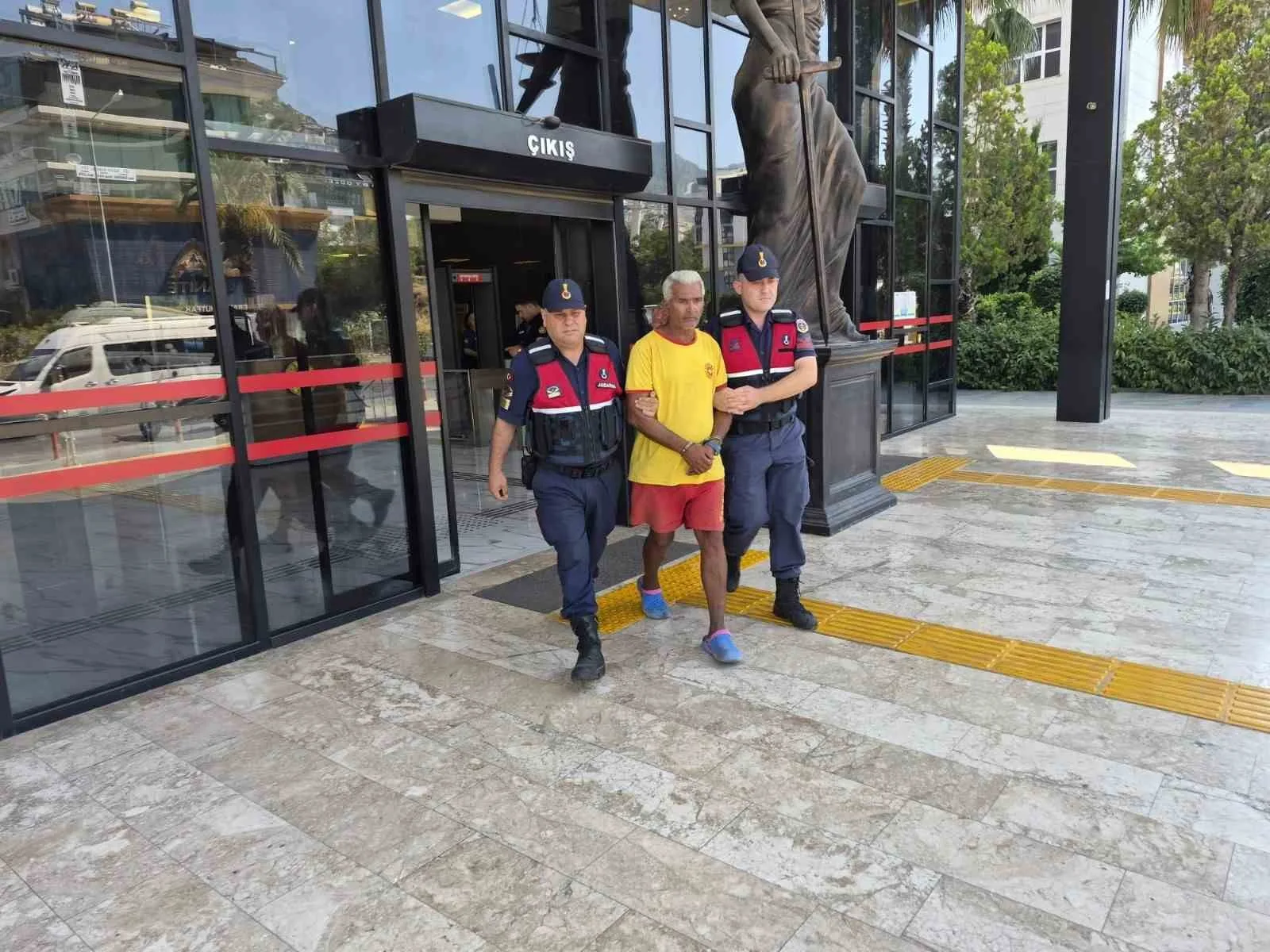 Alanya’da firari hükümlü jandarma denetiminde yakalandı