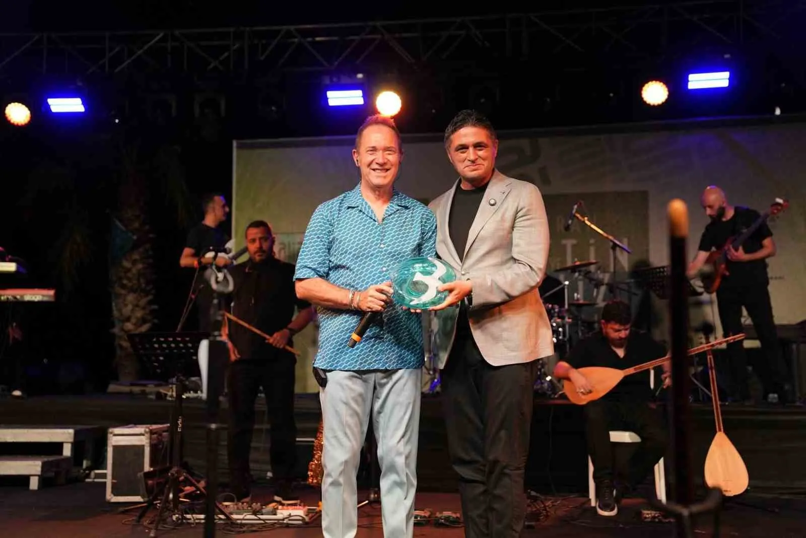 Aliağa Sanat Günleri, Şakran Zeytin ve Deniz Festivali ile başladı