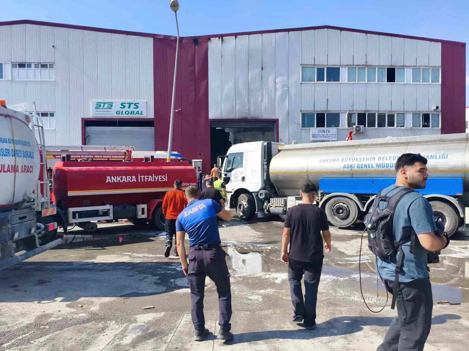 Ankara’da kimyasal ürün fabrikasında yangın: Alevler yan fabrikaya sıçradı