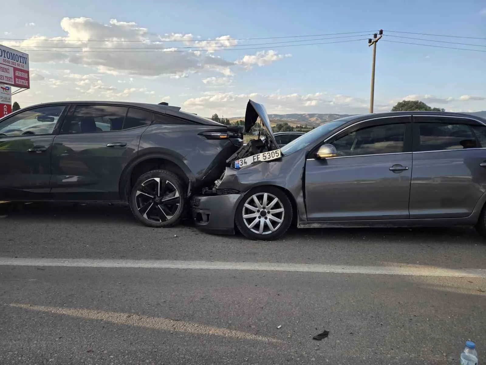 Ankara’da zincirleme kazada 5 araç birbirine girdi: 5 yaralı