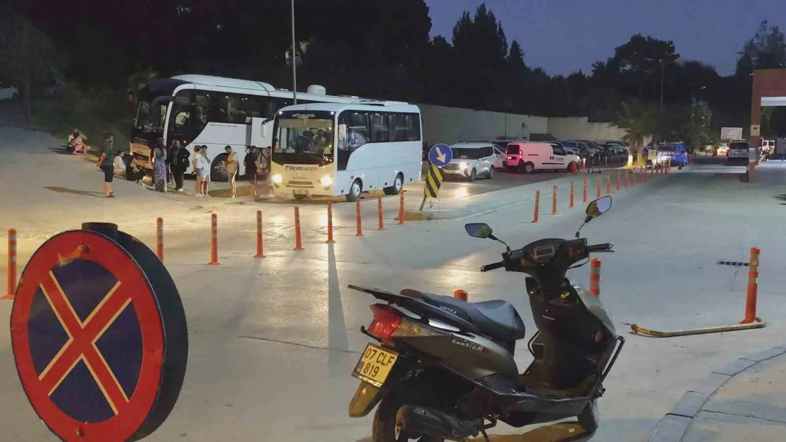 Antalya’da 52 yerli tatilcinin zehirlenme şüphesiyle hastaneye başvurduğu olayda rafting şirketinin sahibi tutuklandı