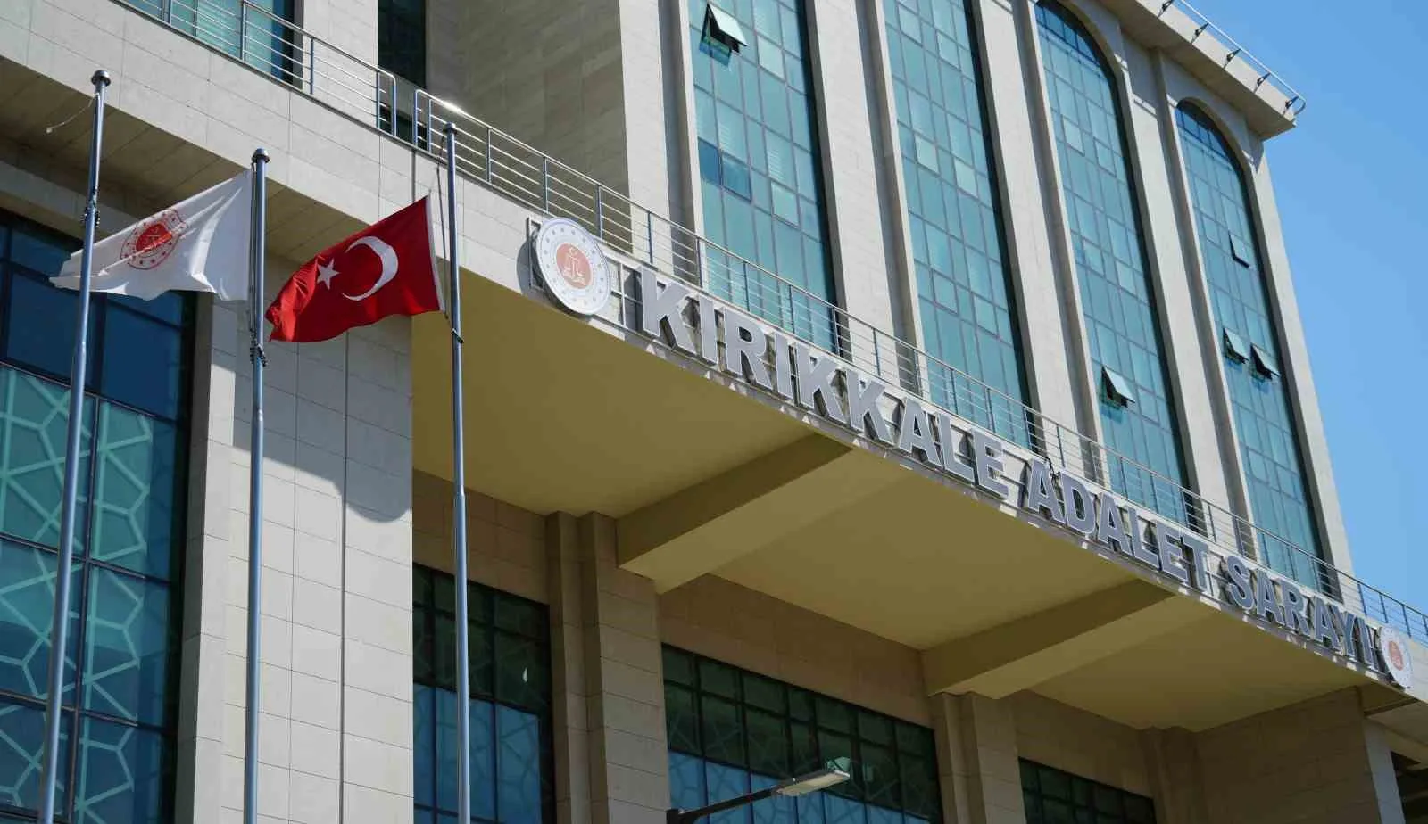 Araç parkı kavgasında bir kişiyi tüfekle vuran 72 yaşındaki şüpheli tutuklandı