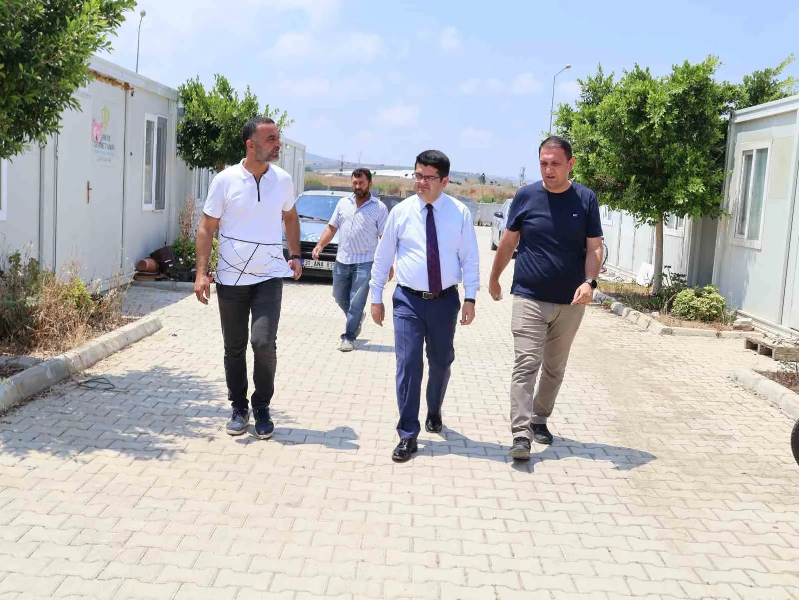 Arsuz’da konteyner kentlerin tahliyesiyle ilgili vatandaşlarla bir araya gelindi