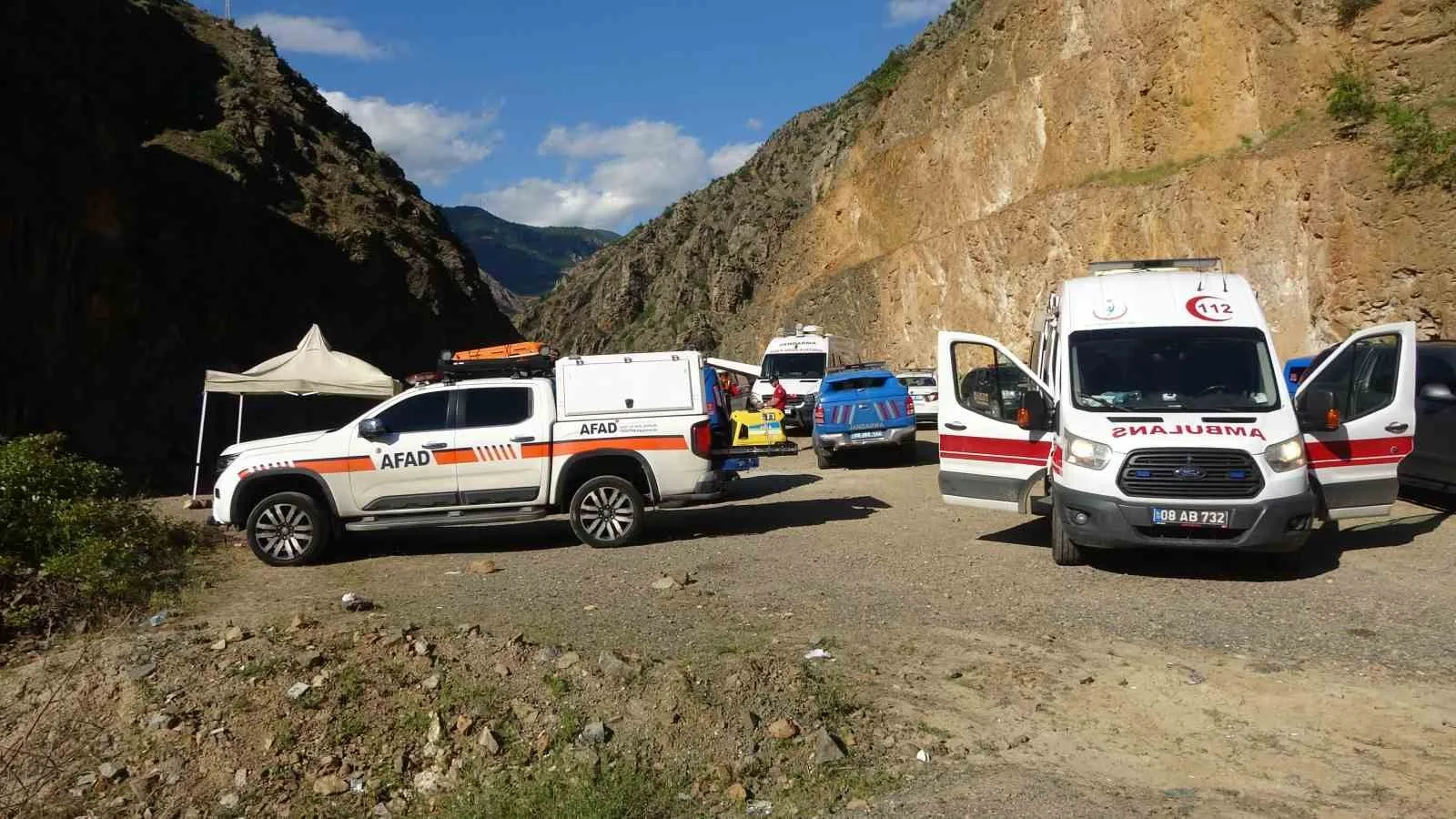 Artvin’de dereye uçan kamyondaki kayıp şahsın cansız bedenine 14 gün sonra ulaşıldı