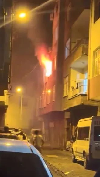 Artvin’in Hopa ilçesinde ev yangını
