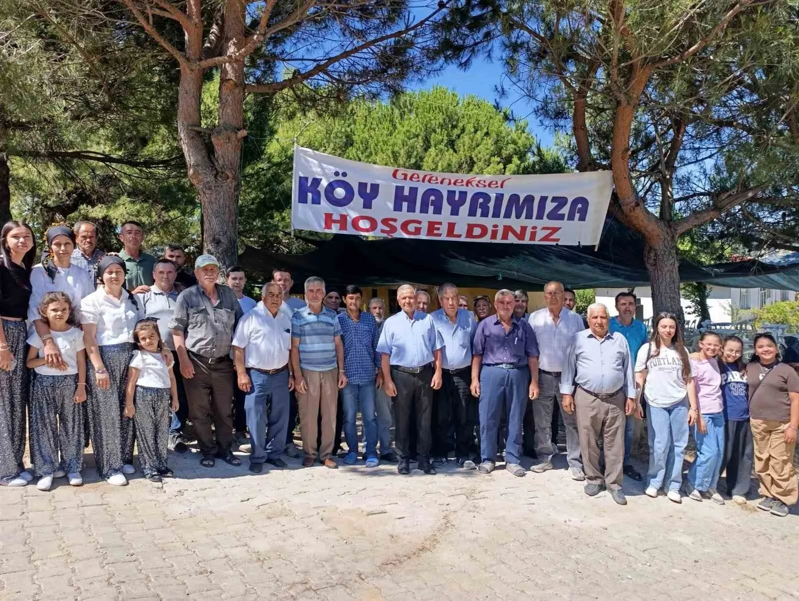 Asırlık gelenek Dutluca’da binlerce kişiyi aynı sofrada buluşturdu