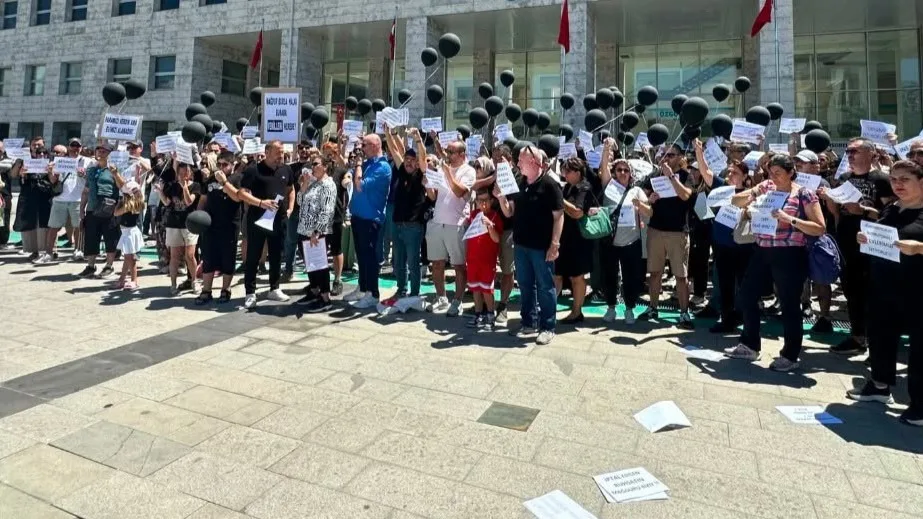 Atış Yapı mağdurlarından açıklama: "Bedelini vatandaş ödüyor"