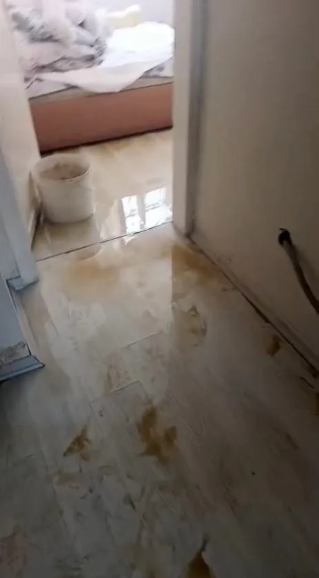 Avcılar’da İSKİ borusu patladı, evi su bastı