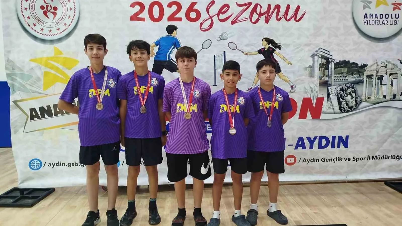 Aydınlı badmintoncular yarı finale yükseldi