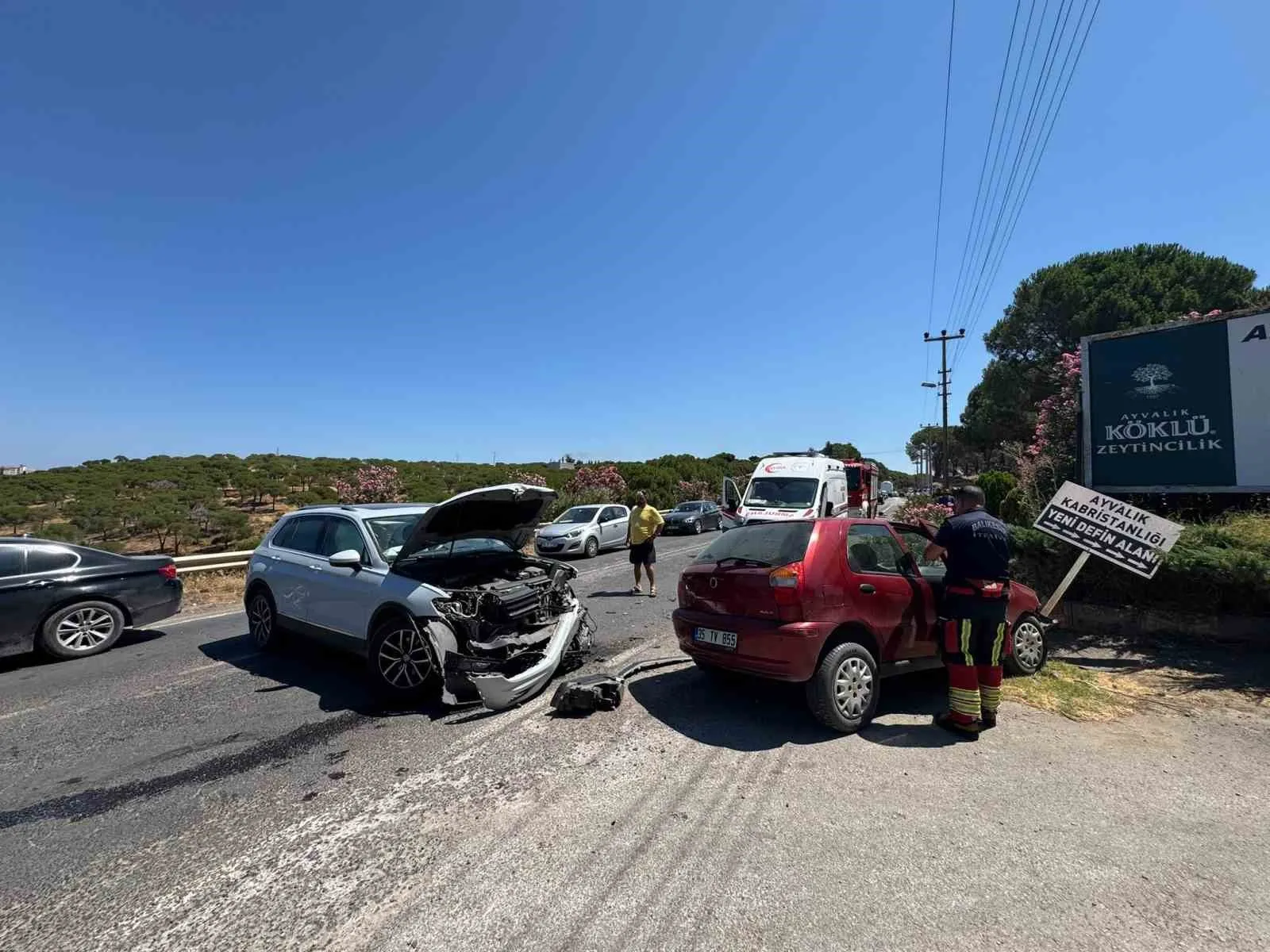 Ayvalık’ta trafik kazası: 2 yaralı