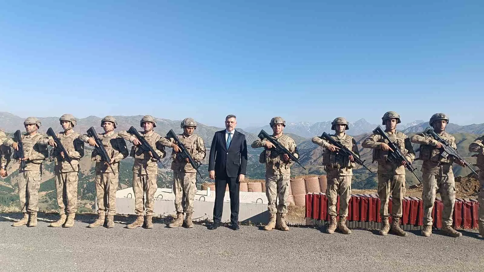Bakan Çiftçi sınırın sıfır noktasında: "’Terörsüz Türkiye’ projesi hayata geçmiştir ve kararlılıkla devam ederek başarıya ulaşacaktır"