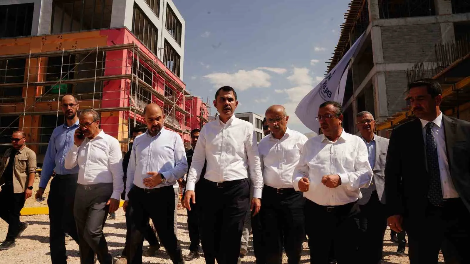 Bakan Kurum’un ismi Malatya’da oy birliği ile bir caddeye verildi