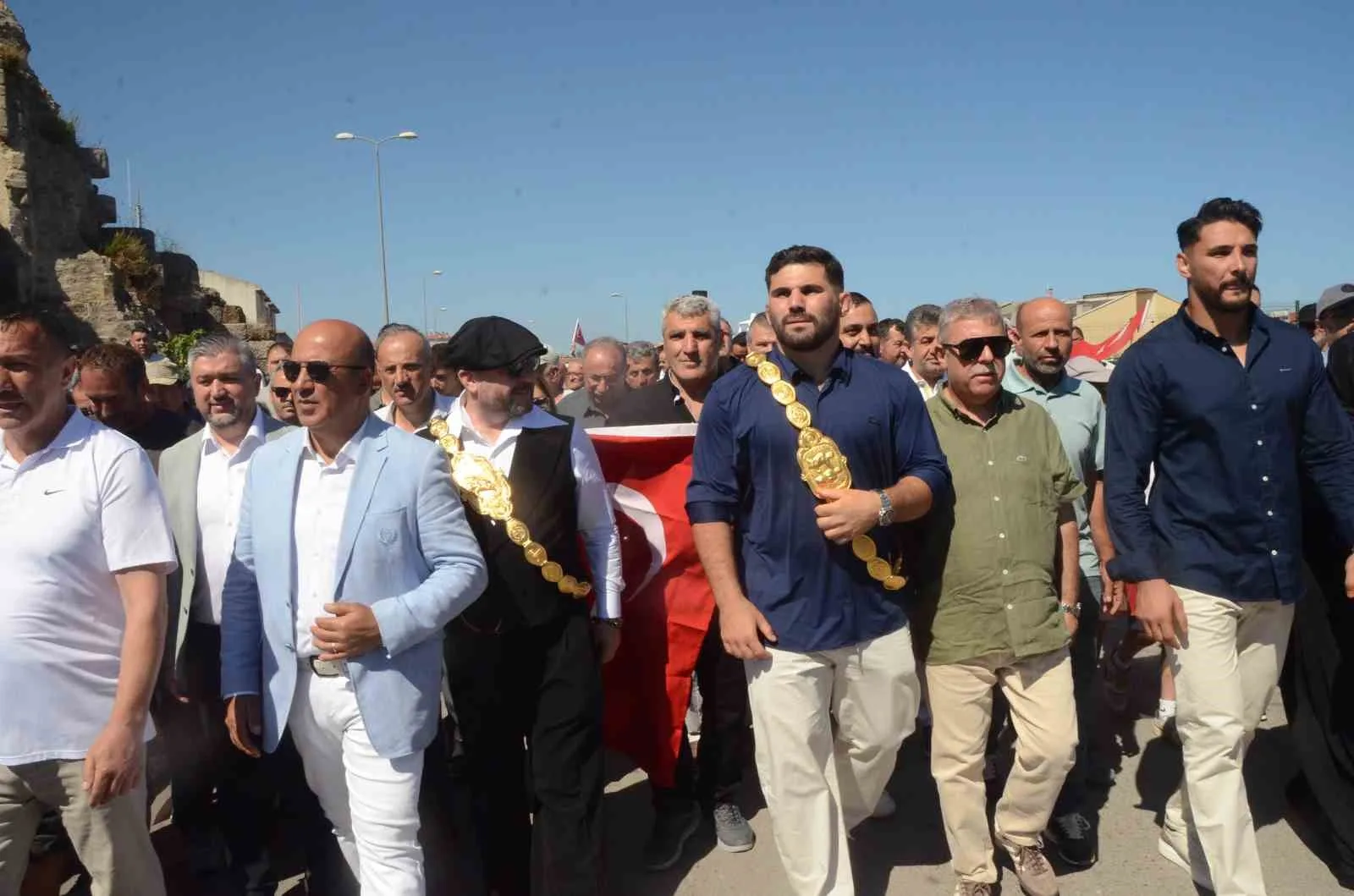 Başpehlivan Erkan Taş’a memleketi Sinop’ta görkemli karşılama